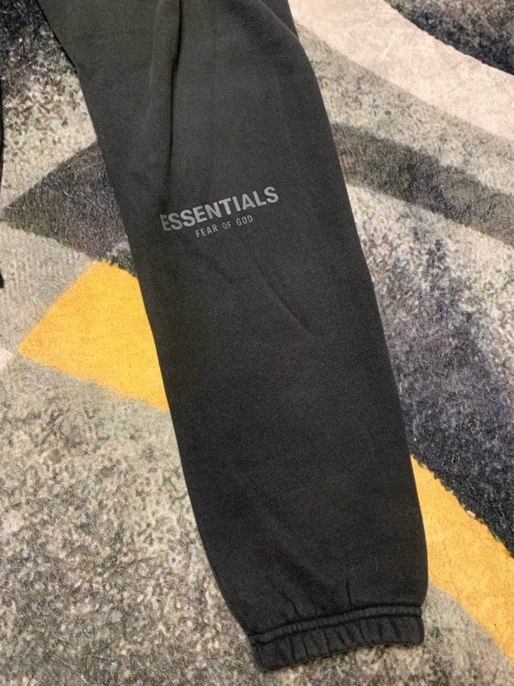 Essentials Sweatpants - Picture 2 of 7